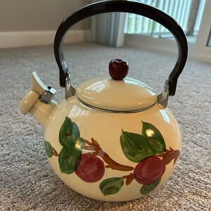 Rare 🌟 Franciscan Apple Tea Kettle